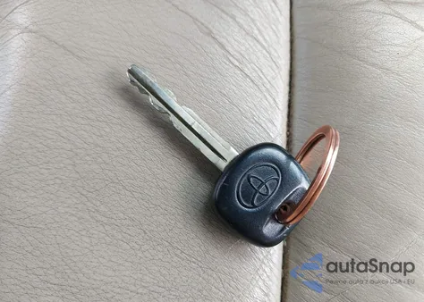 1999 Toyota Avalon Xls z USA, uszkodzony, nr VIN 4T1BF18B2XU333348